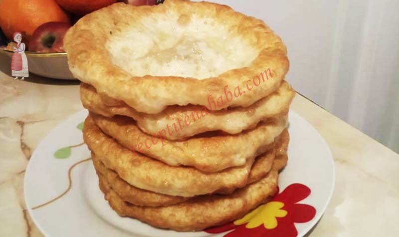 Вкусни мекички с прясно мляко и вода