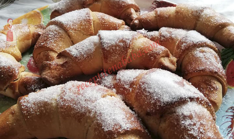 Ароматни козуначени кифлички