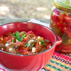 Вкусна разядка с патладжани и чушки