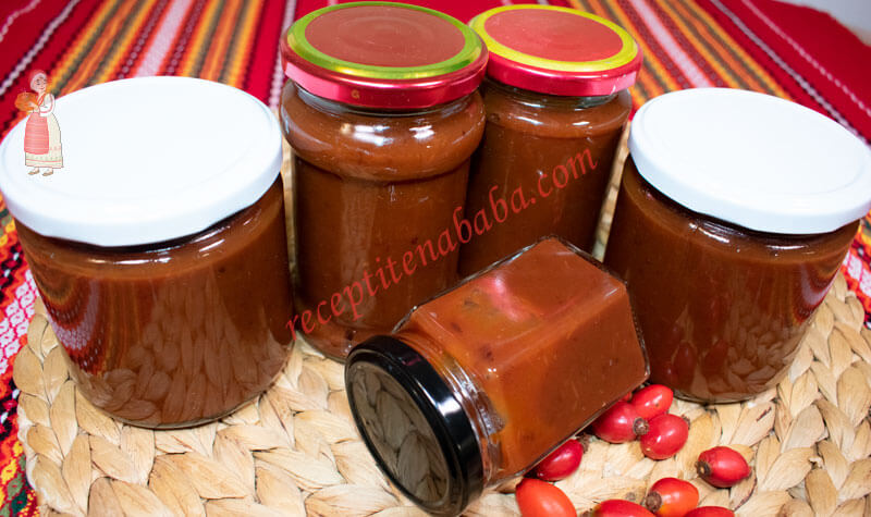 Мармалад от шипки, ябълки и сливи
