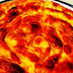 Вкусна дърпана баница със сирене и яйца