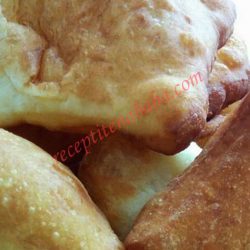 Пухкави и вкусни мекици с мая и сода