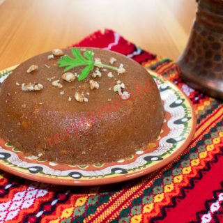 Вкусна грис-халва с ядки